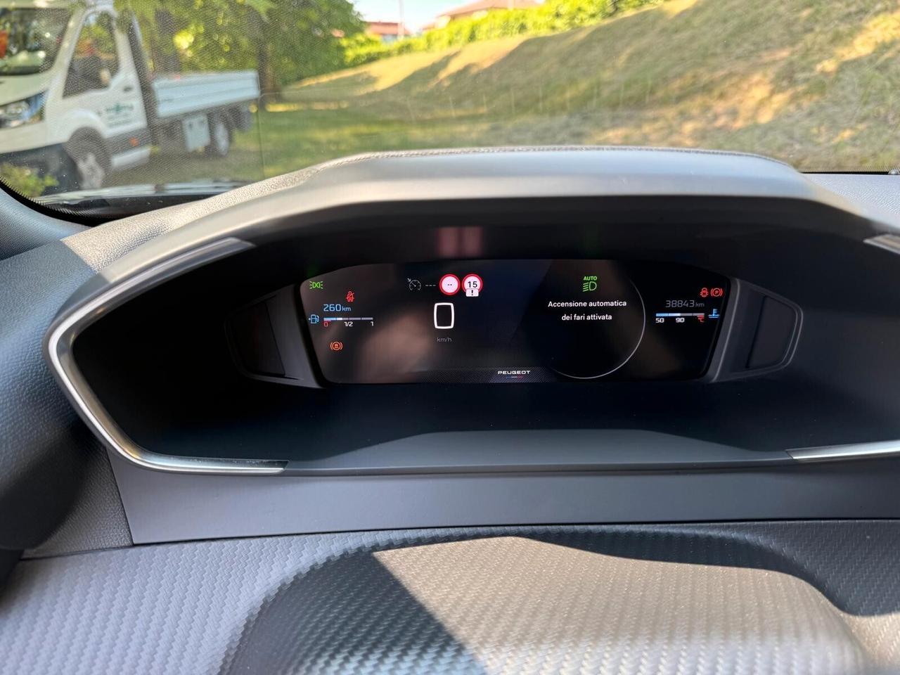 Peugeot 2008 PureTech 100 S&S Allure