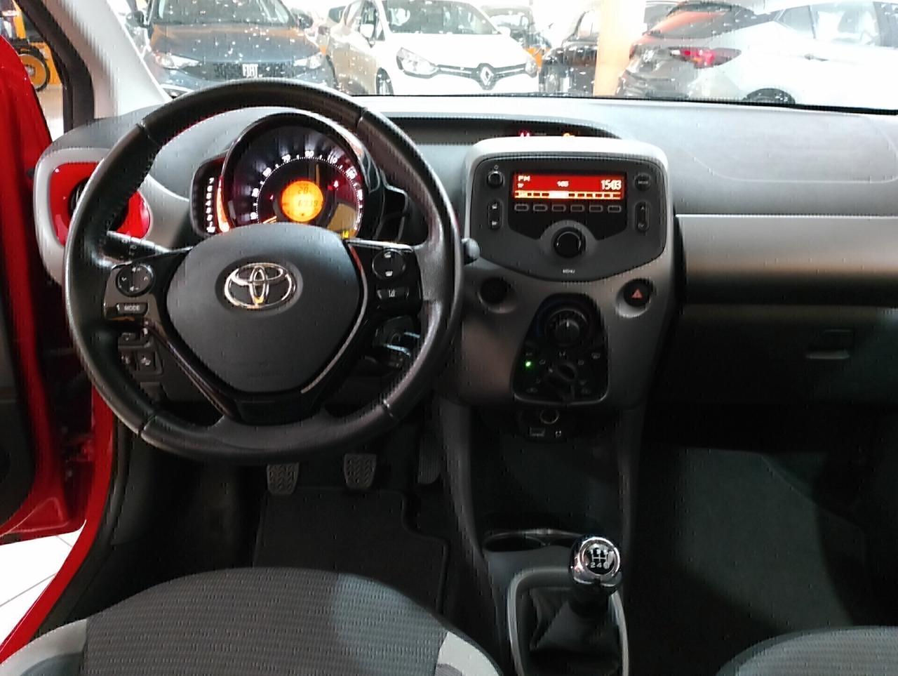 Toyota Aygo Connect 1.0 VVT-i 72 CV 5 porte x-clusiv