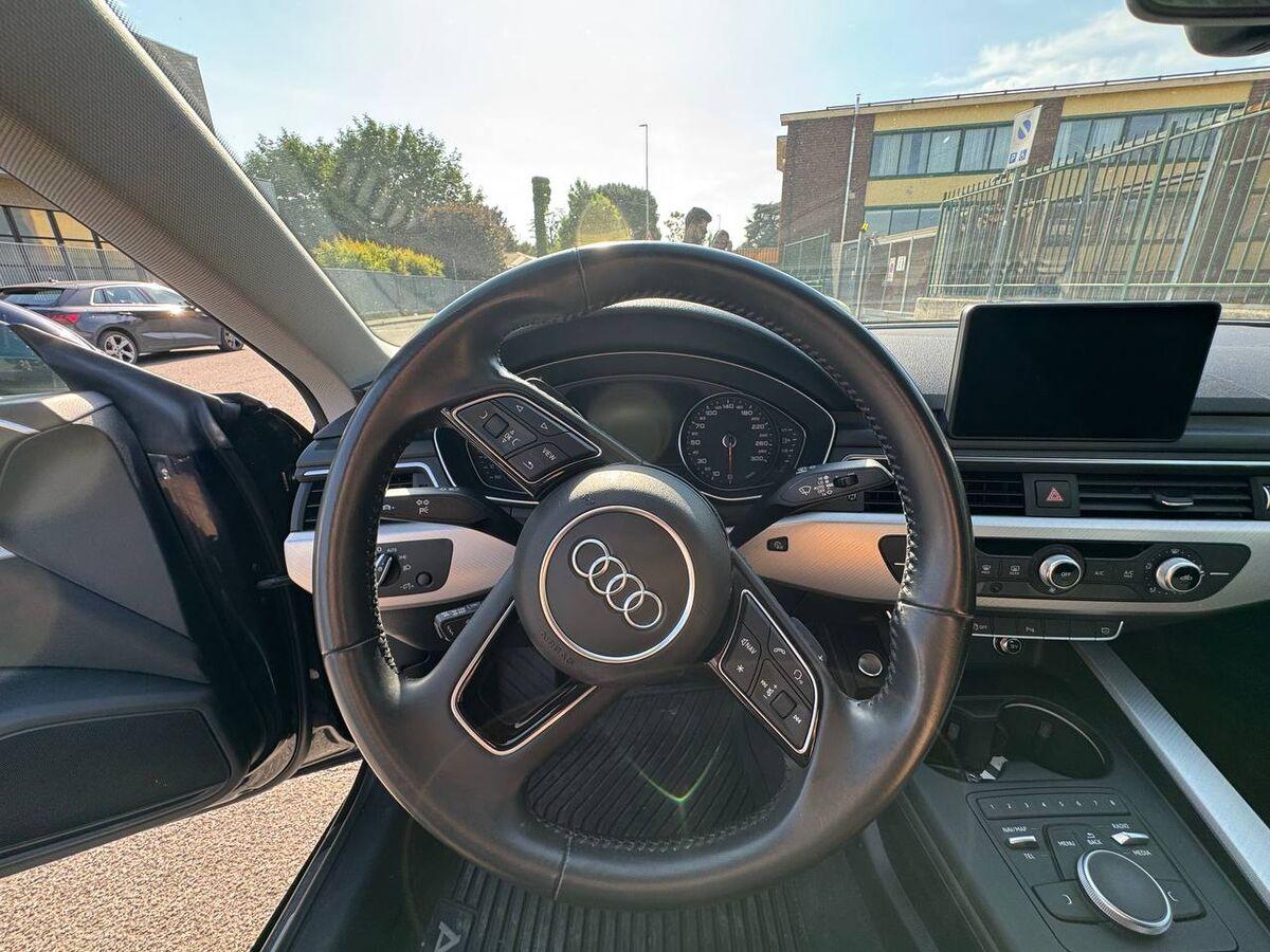 Audi A5 40 2.0 tfsi mhev Business 190cv s-tronic