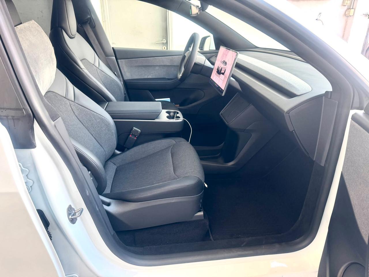 Tesla Model Y RWD Standard