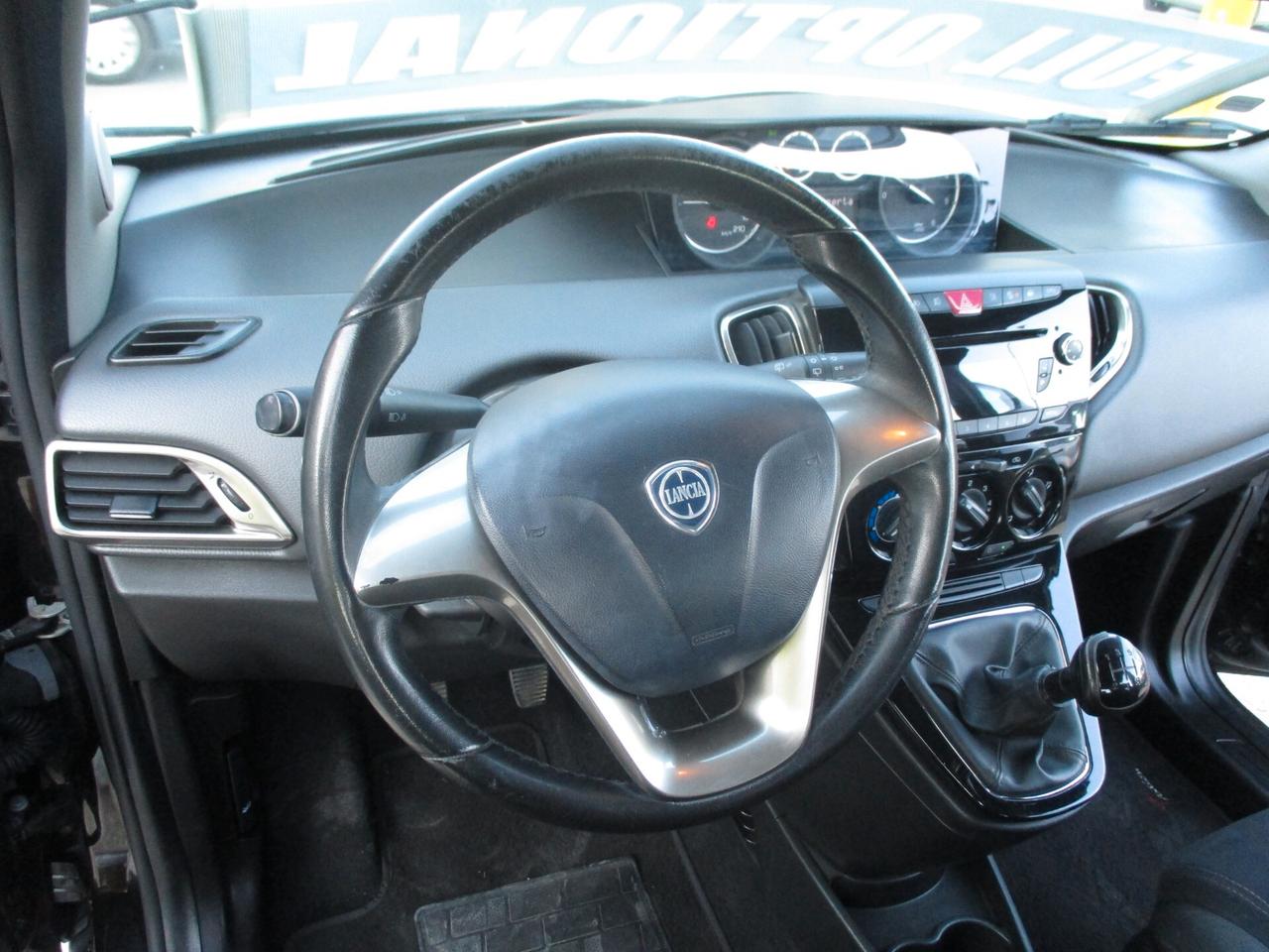 Lancia Ypsilon 1.3 MJT 95 CV 5 porte Platinum