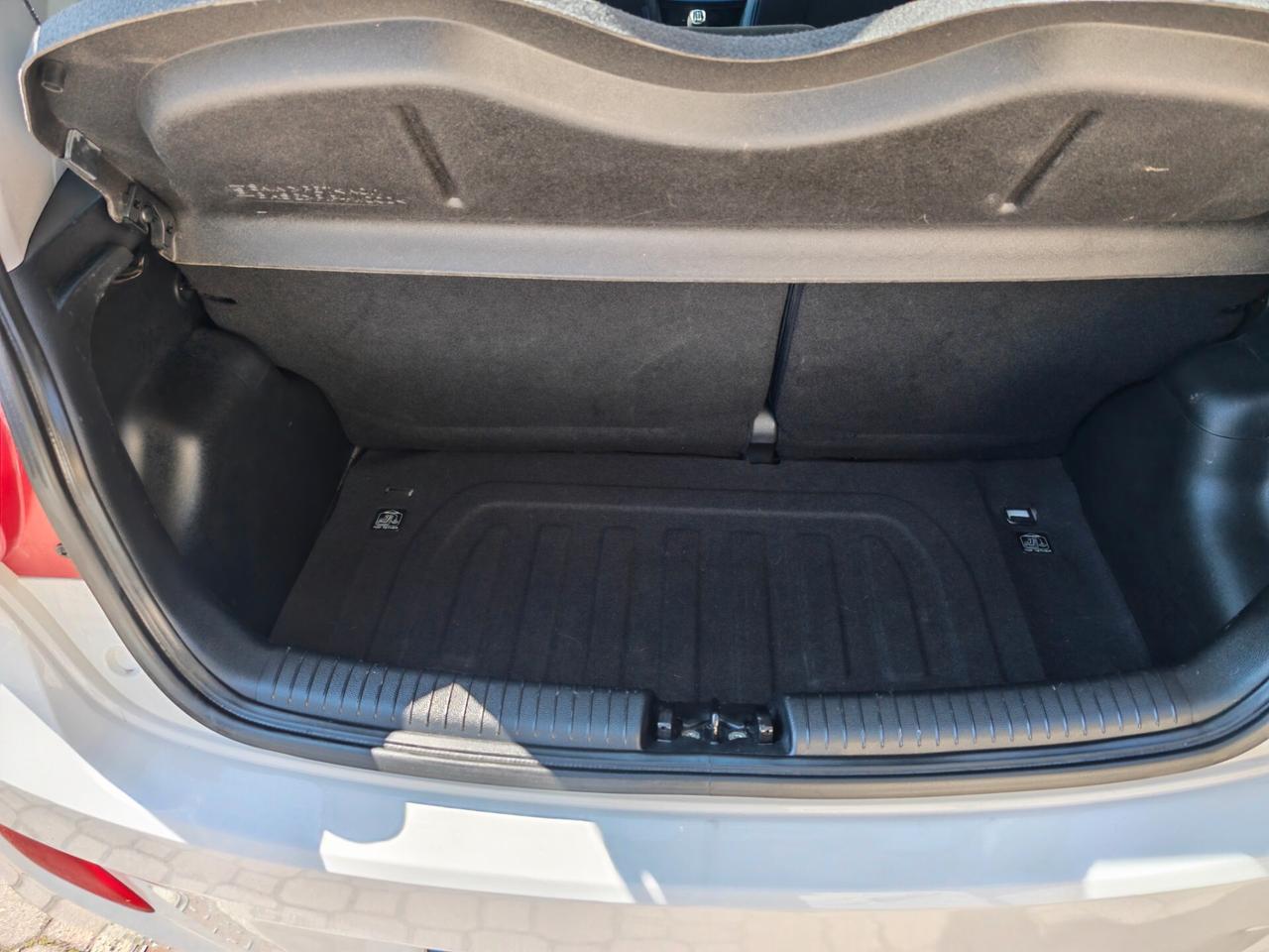 Hyundai i10 1.2 MPI Sound Edition