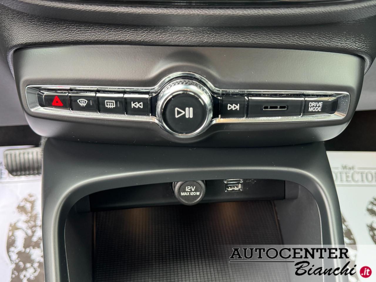 Volvo XC40 1.5 t4 phev Inscription Expression auto my21