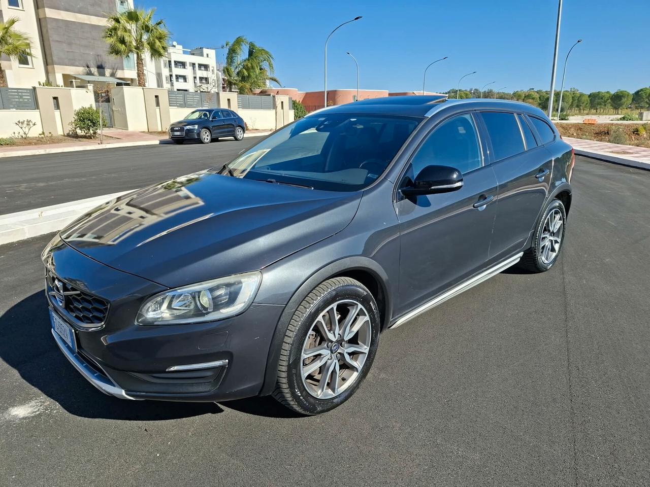 Volvo V60 Cross Country D4 AWD Geartronic Summum