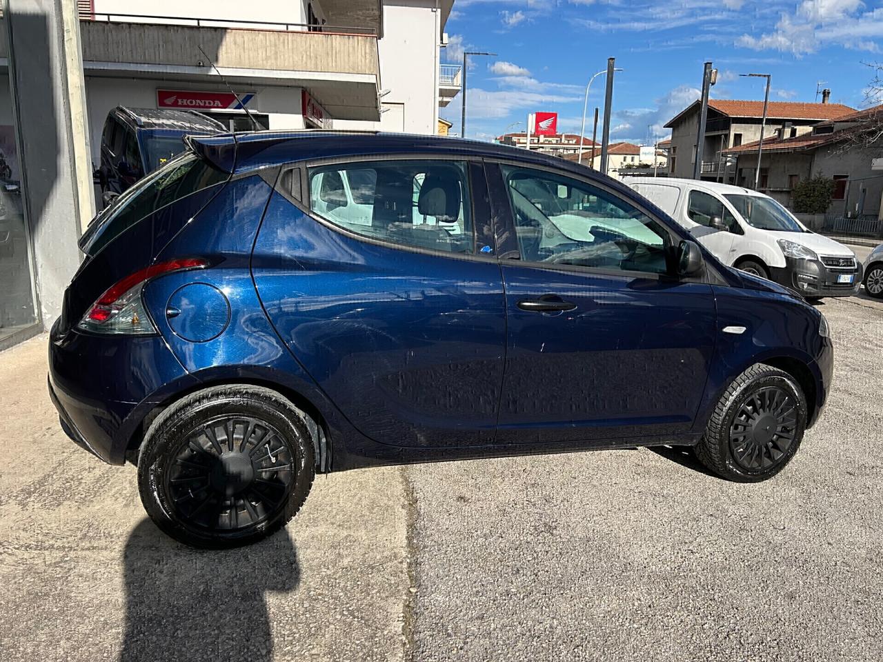 Lancia Ypsilon 1.2 GPL DI SERIE “ Neopatentati “