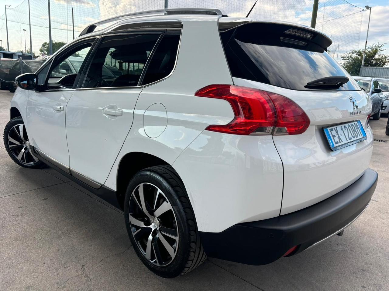 Peugeot 2008 1.6 e-HDi 115 CV Stop&Start Allure