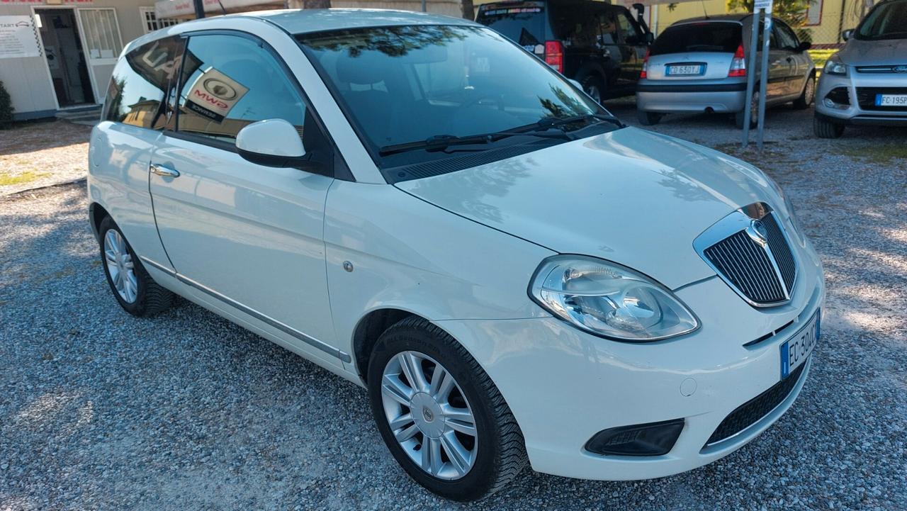 Lancia Ypsilon 1.2 Platino