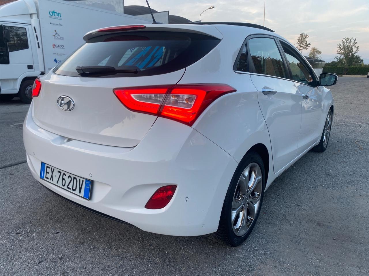 Hyundai i30 1.6 CRDi 128 CV 5p. Style+ A/T