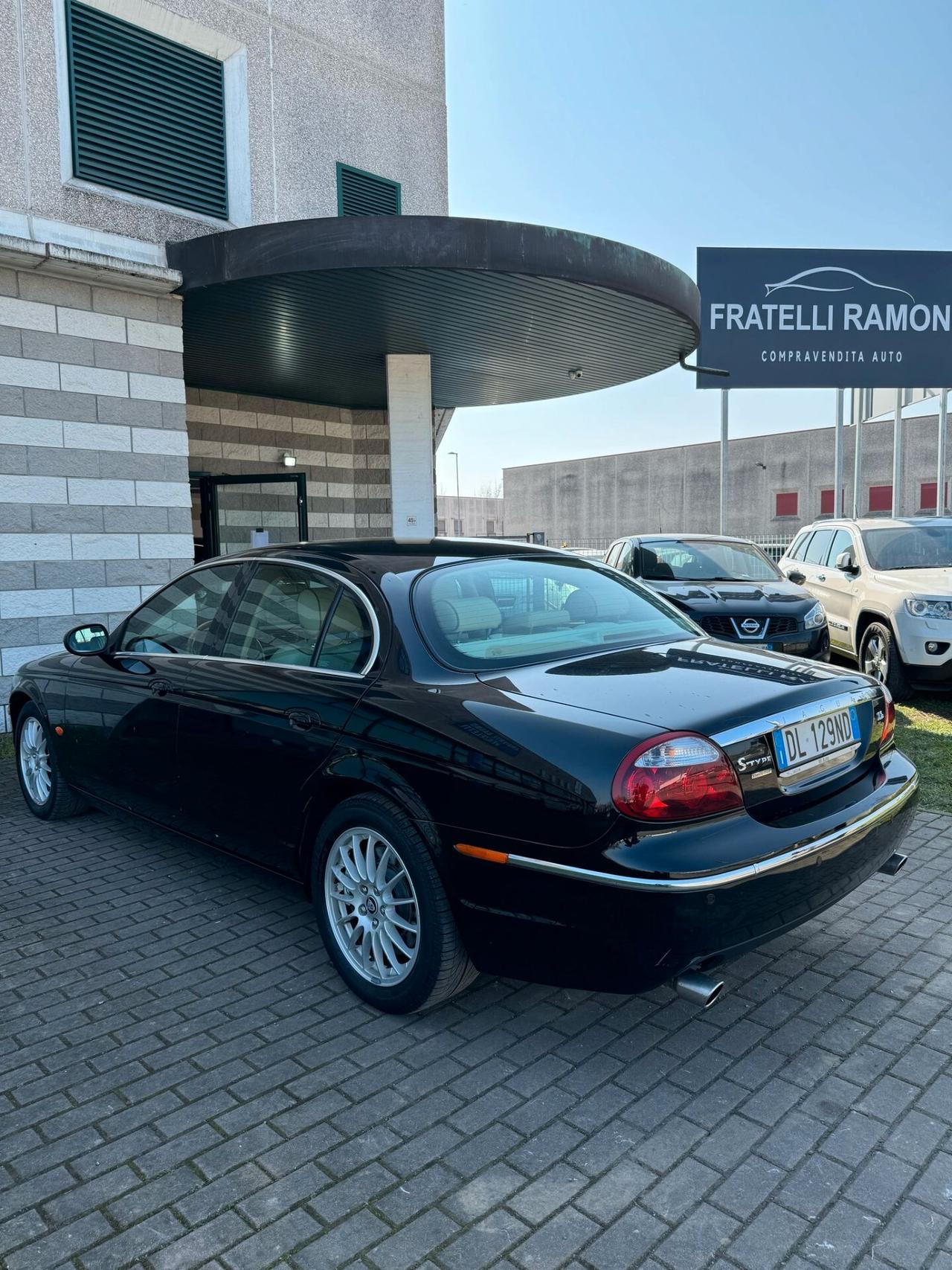 Jaguar S-Type 2.7 diesel V6 Executive
