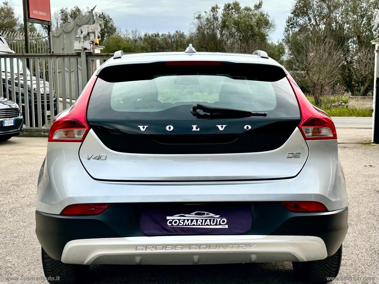 VOLVO V40 Cross Country D2 1.6 P.sh. Momentum