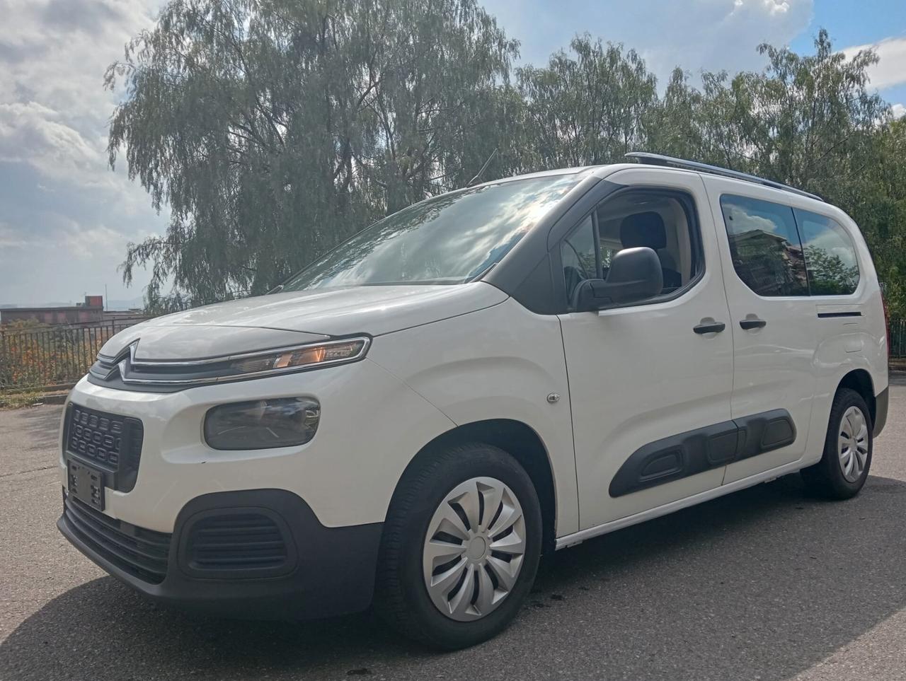 Citroen Berlingo Pianale ribassato con rampa disabili in carrozzina