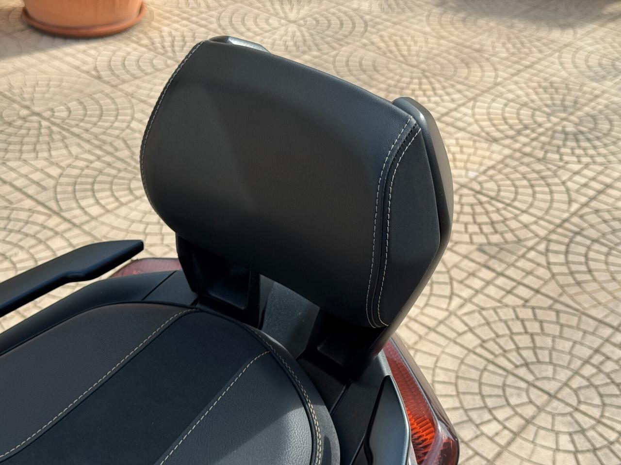 YAMAHA X-MAX 300 ABS IRON MAX 28CV