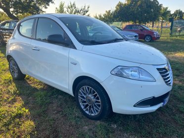 Lancia Ypsilon 1.2 69 CV 5 porte S&S Platinum ok neo patentati