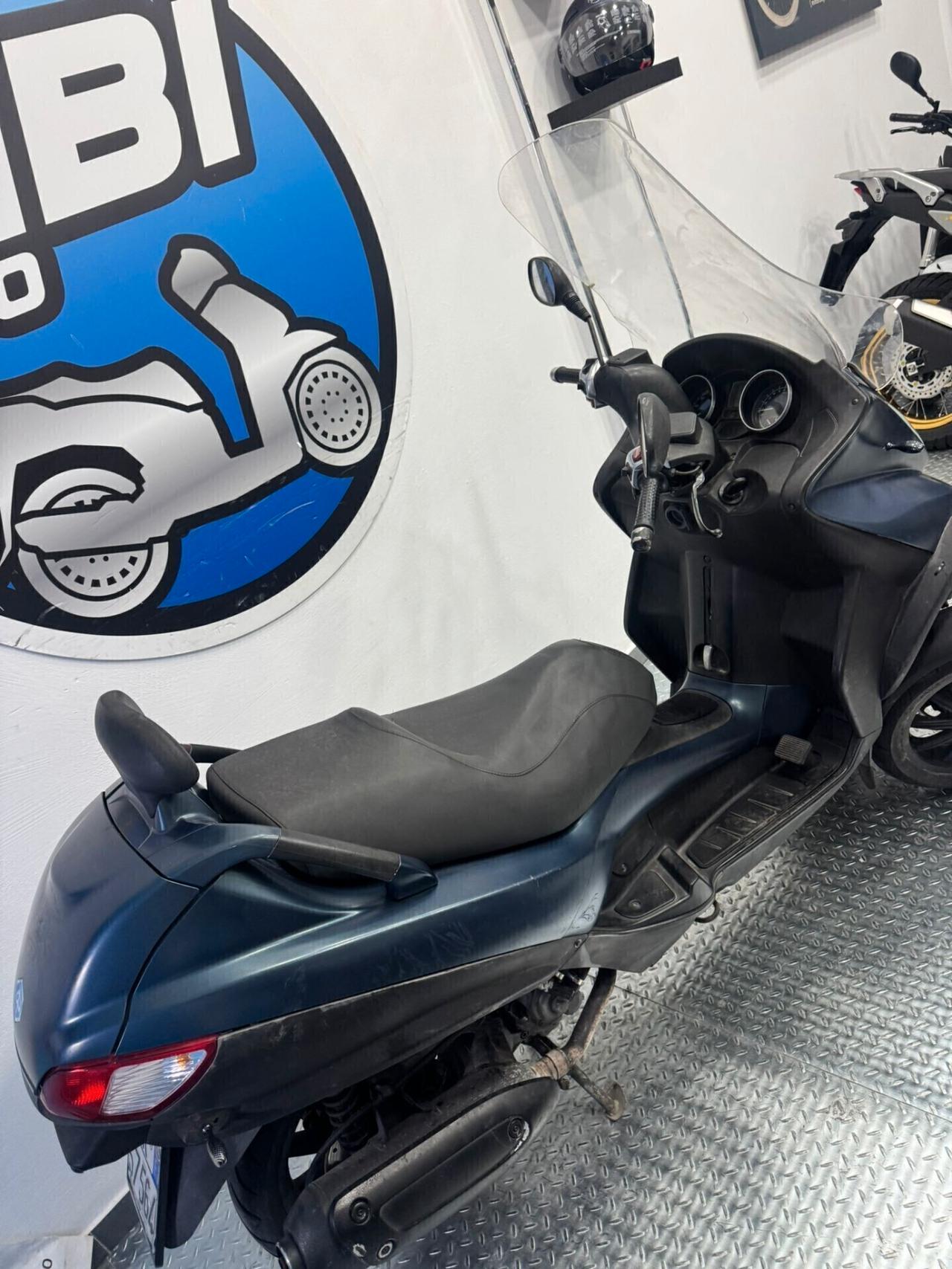 PIAGGIO MP3 300