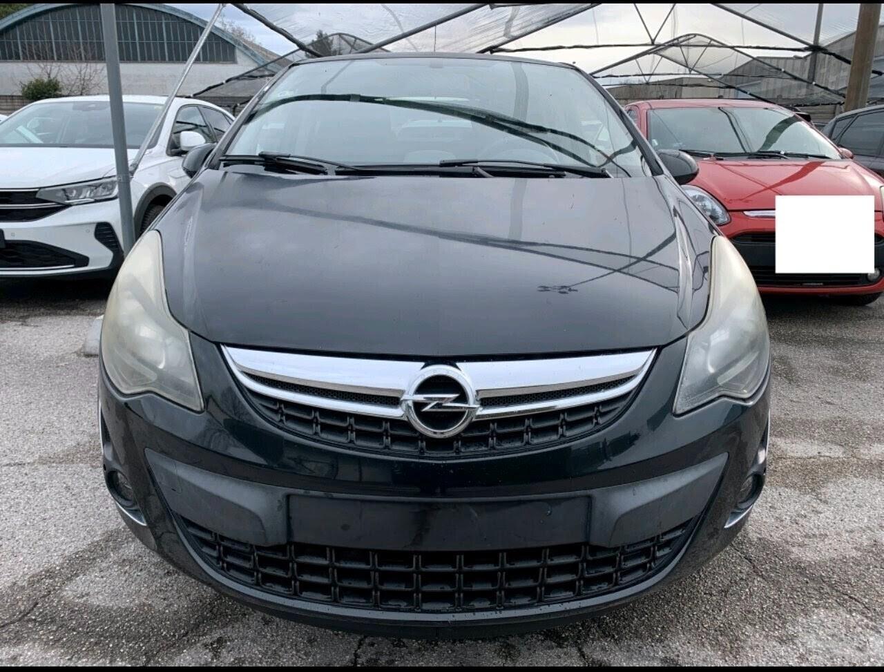 Opel Corsa 1.2 5 porte Sport