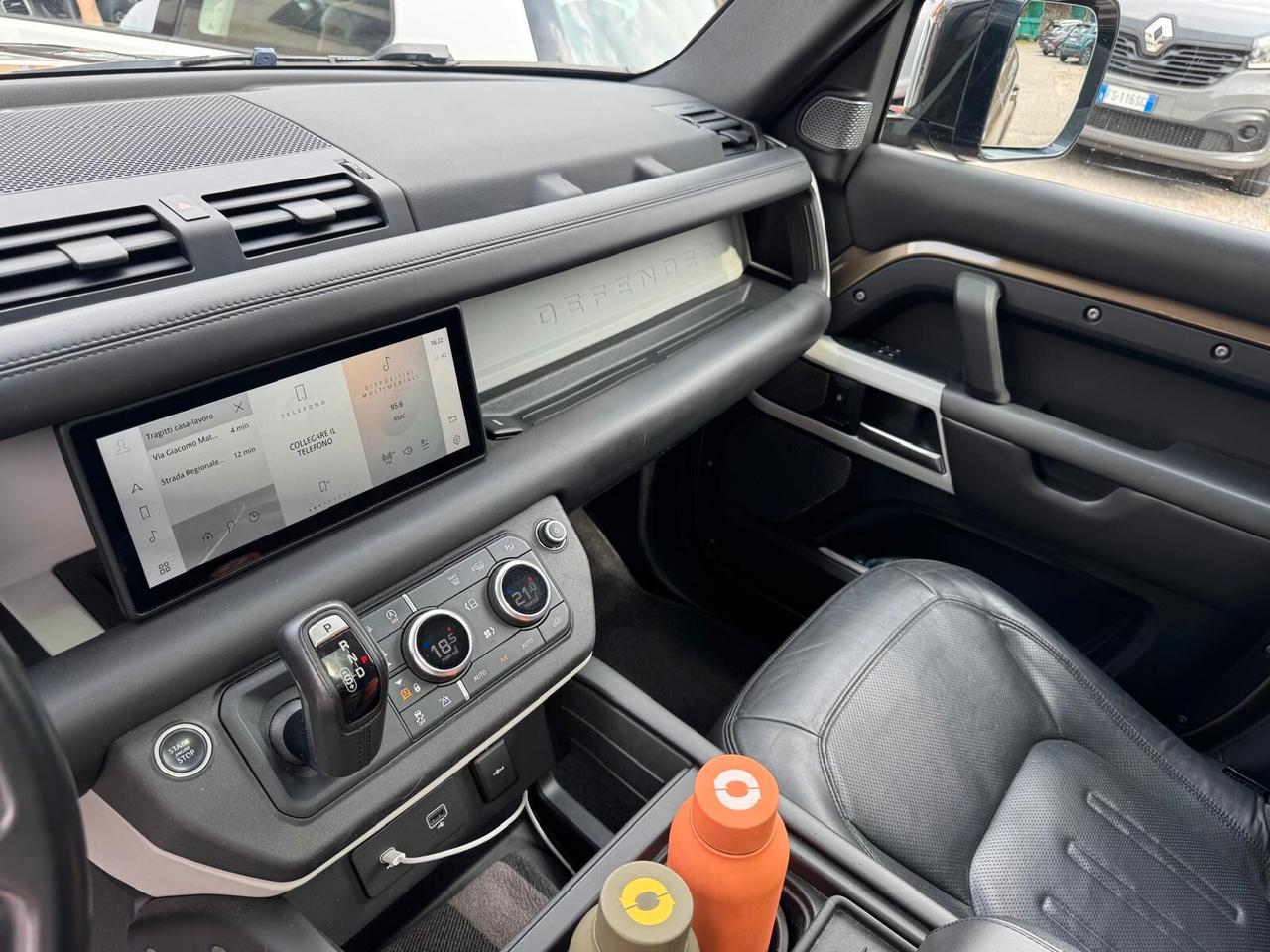 Land Rover Defender 110 3.0D I6 300 CV AWD Auto HSE 7 posti