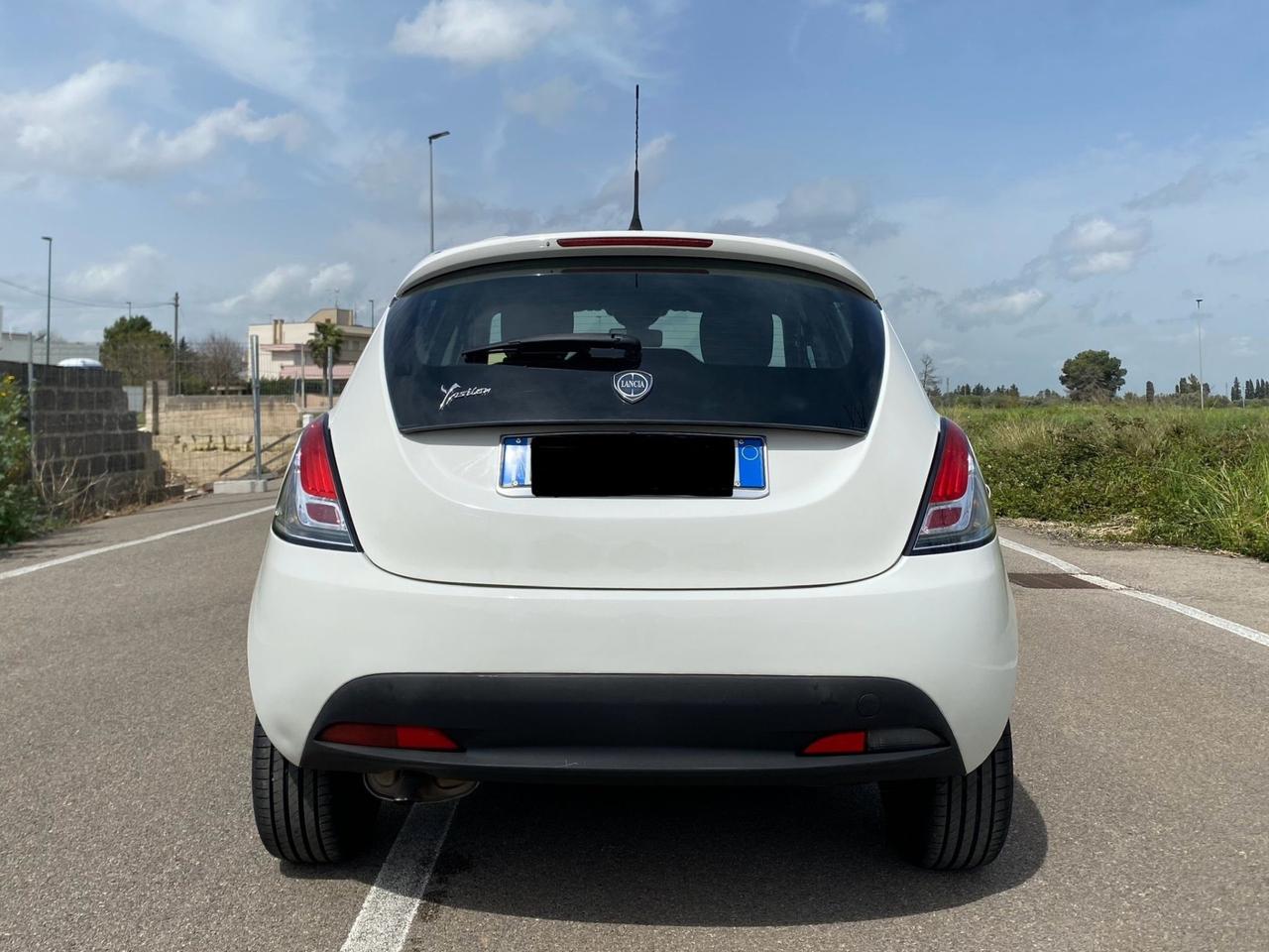 Lancia Ypsilon 1.2 69 CV Unyca