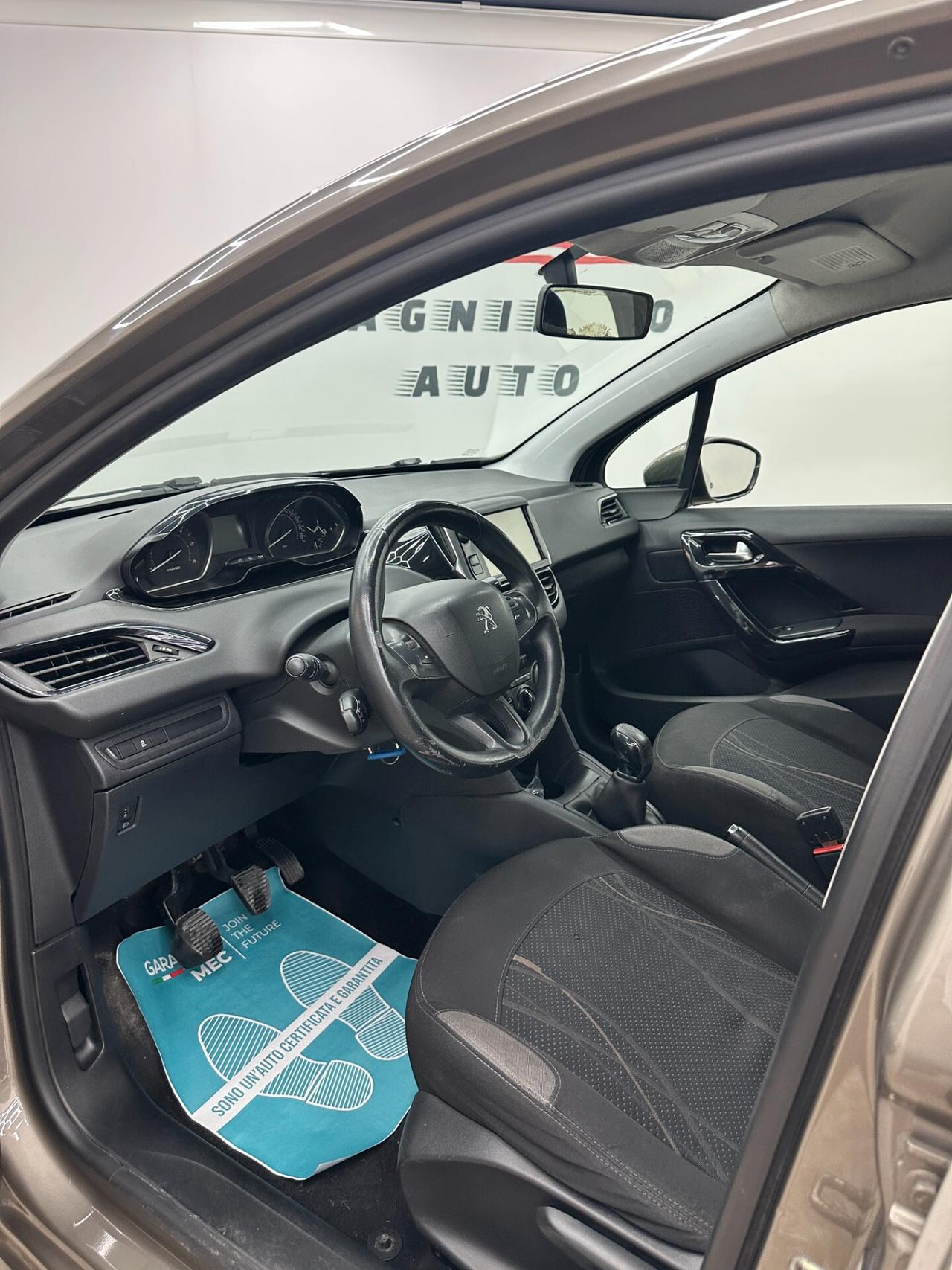 Peugeot 208 1.4 HDi 68 CV 5 porte Allure