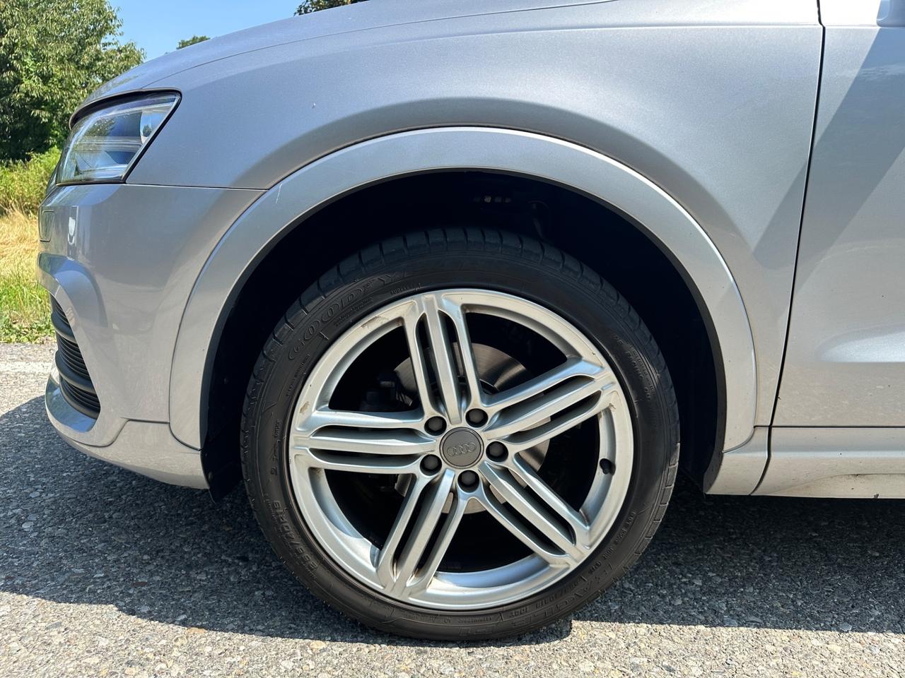 Audi Q3 2.0 TDI 150 CV quattro Sport