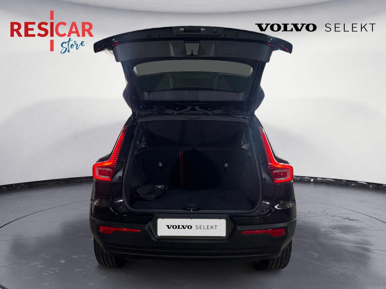 VOLVO XC40 1.5 t2 Momentum Core IVA ESPOSTA