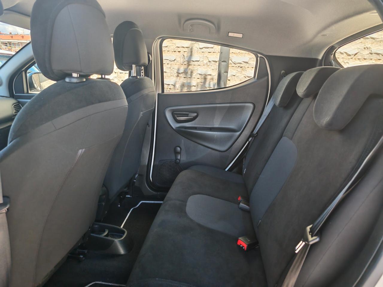 Lancia Ypsilon 1.2 69 CV 5 porte Elefantino