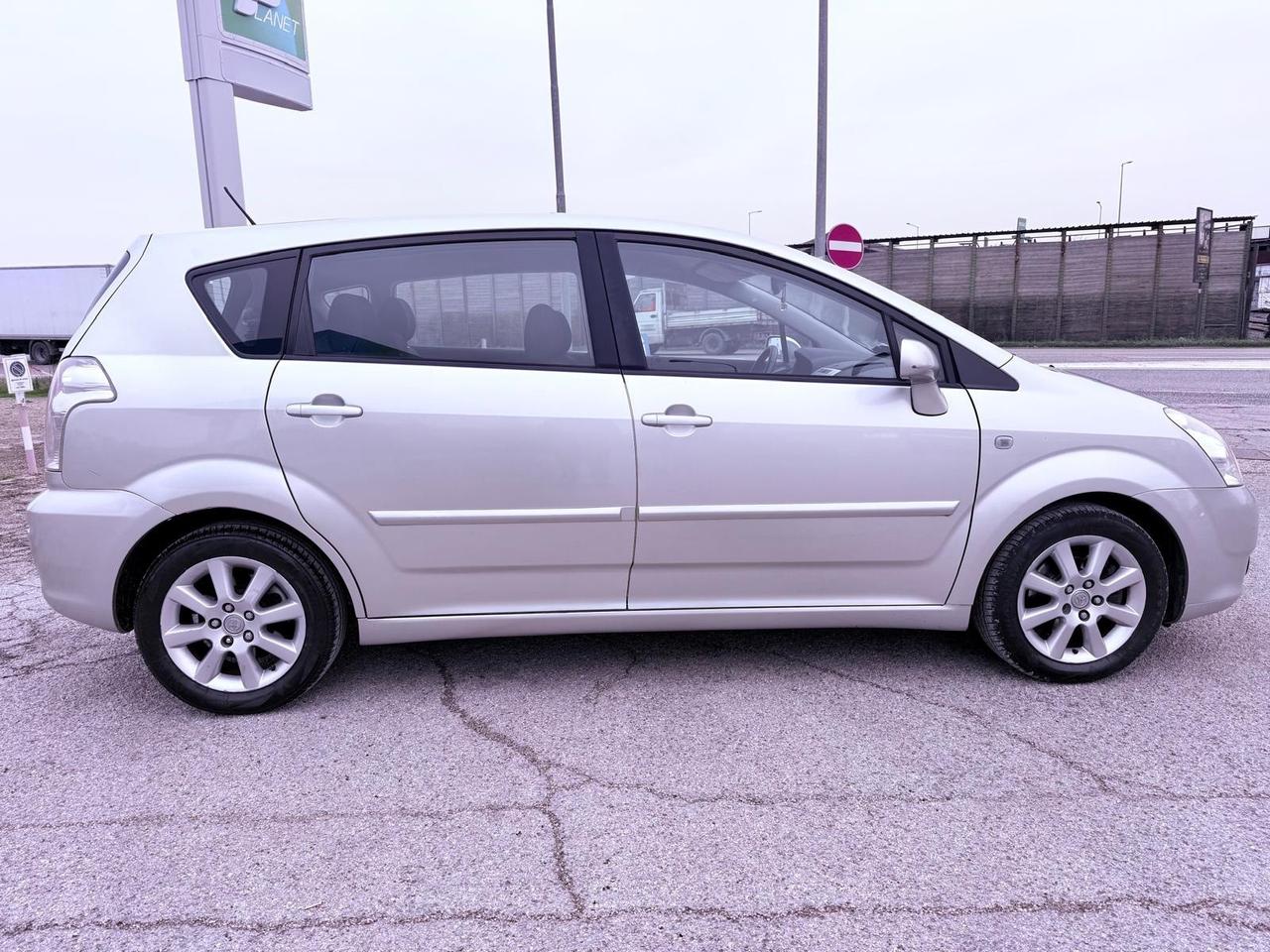 Toyota Corolla Verso 2.2 16V D-4D D-Cat