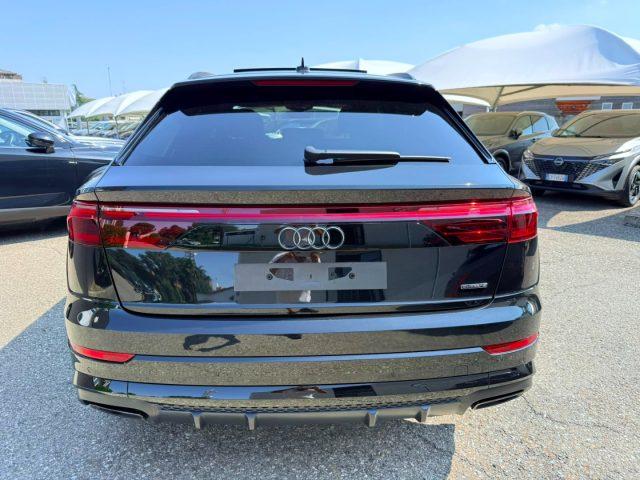 AUDI Q8 50 TDI 286 CV quattro S line edition Black Pack
