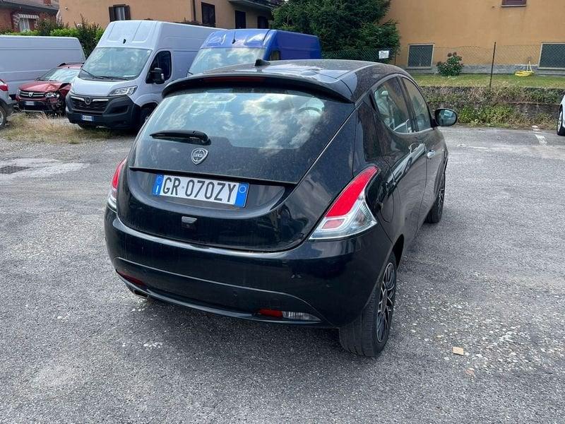 Lancia Ypsilon Ypsilon 1.0 FireFly 5 porte S&S Hybrid Platino
