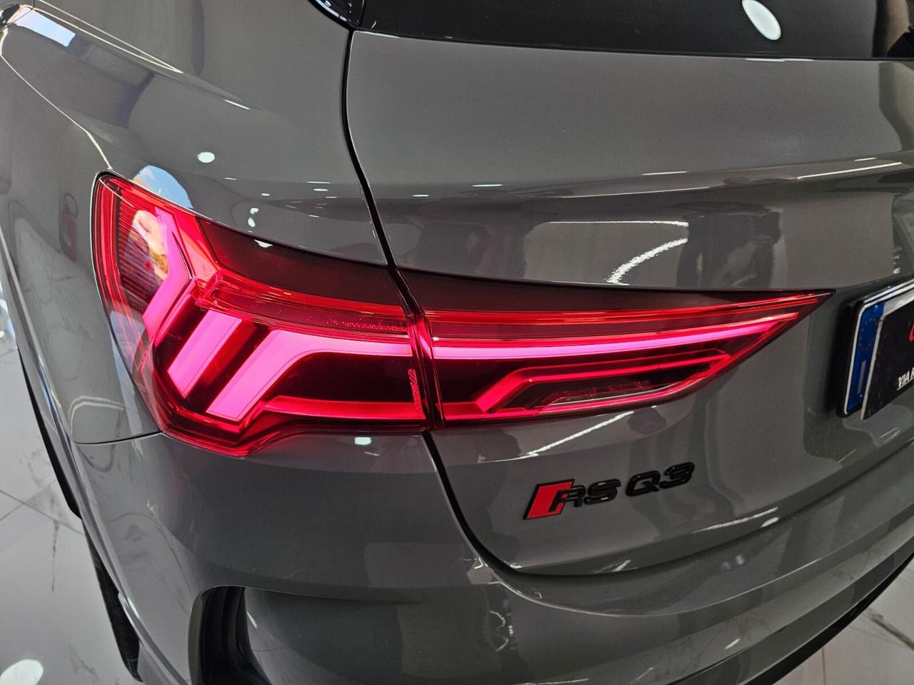 NUOVA AUDI RSQ3 SPORTBACK 2.5 BENZ 400CV S-TRONIC