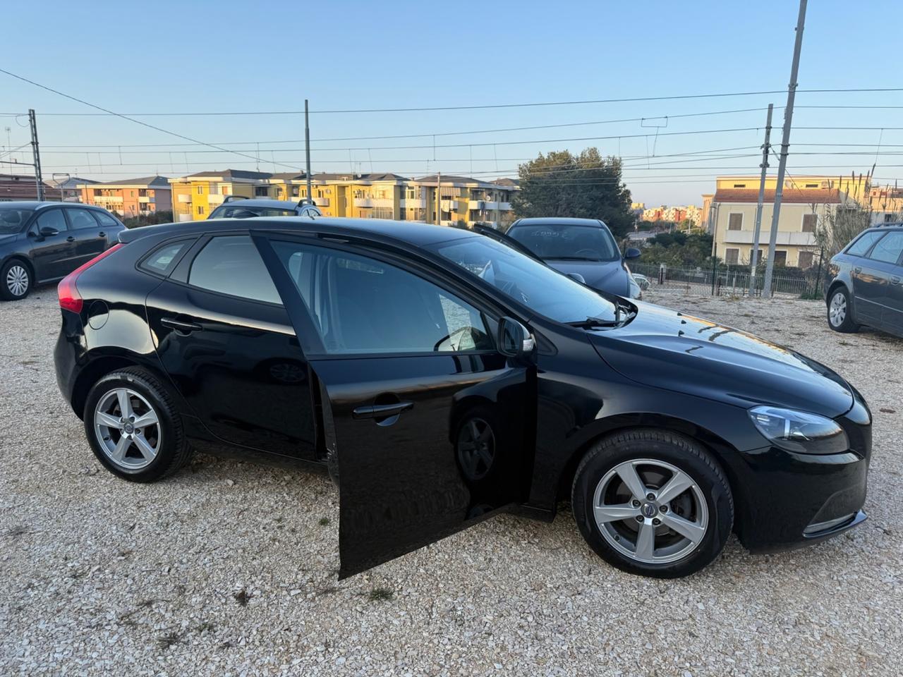 Volvo V40 D2 1.6 DIESEL 15.000 Km Motore Nuovo