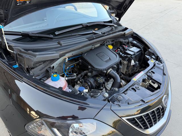 LANCIA Ypsilon GOLD+NAVI CARPLAY+SENSORI+LED
