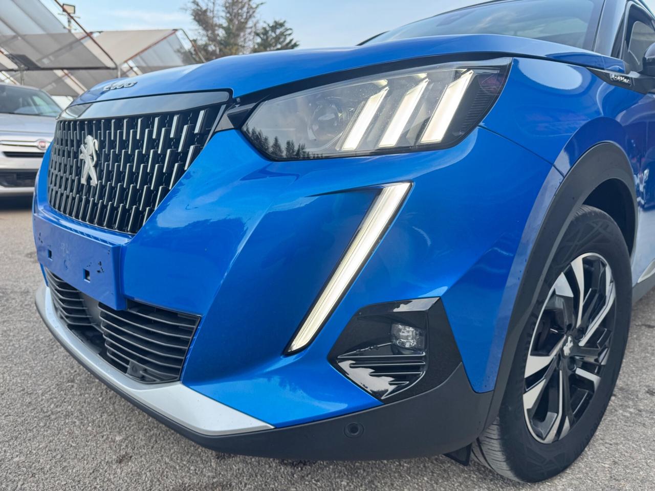 Peugeot 2008 BlueHDi 100 GT Line Tetto Retrocamera Catelletto nuovo