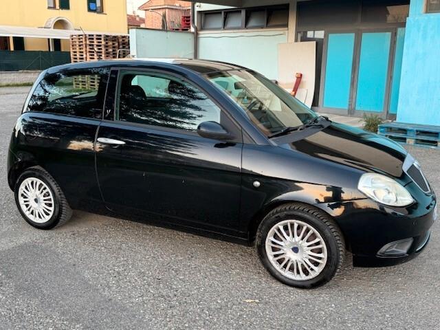 Lancia Ypsilon 1.2 x neopatentati
