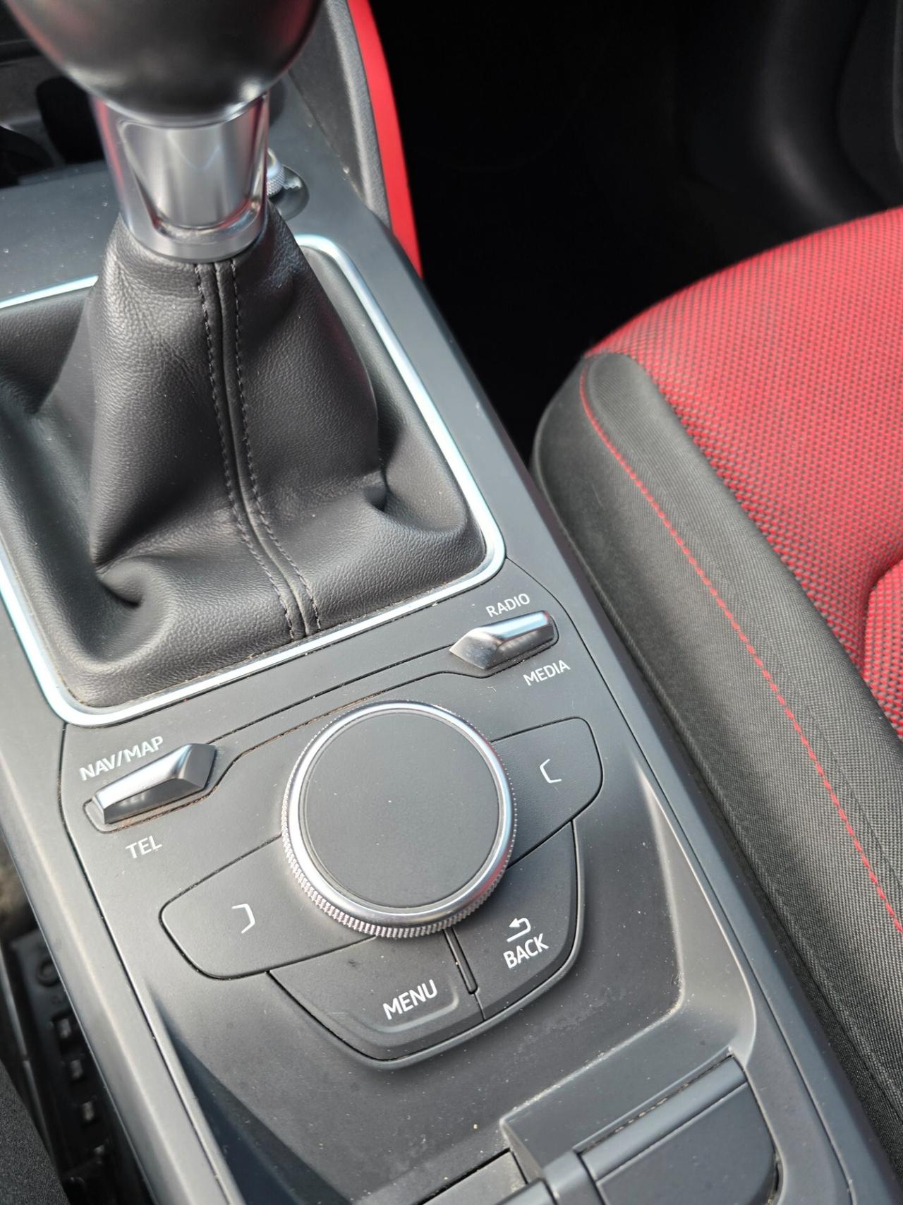 Audi Q2 30 TDI 116cv Admired