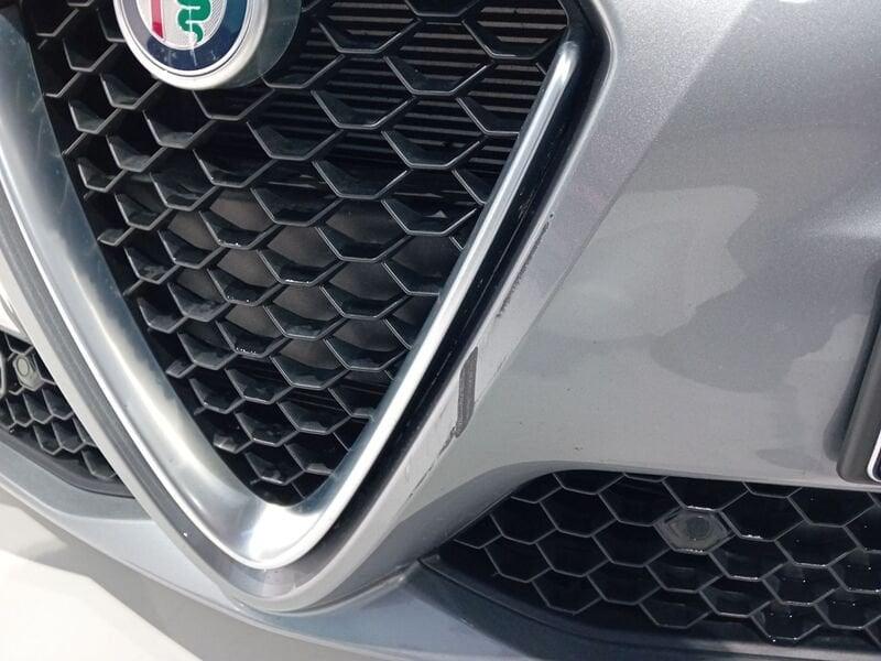 Alfa Romeo Giulia 2.0 Turbo 200 CV AT8 Sport-Tech