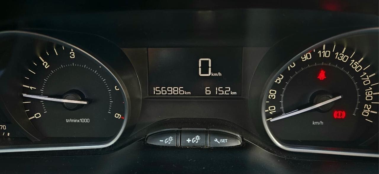 Peugeot 208 1.6 BlueHDi Allure