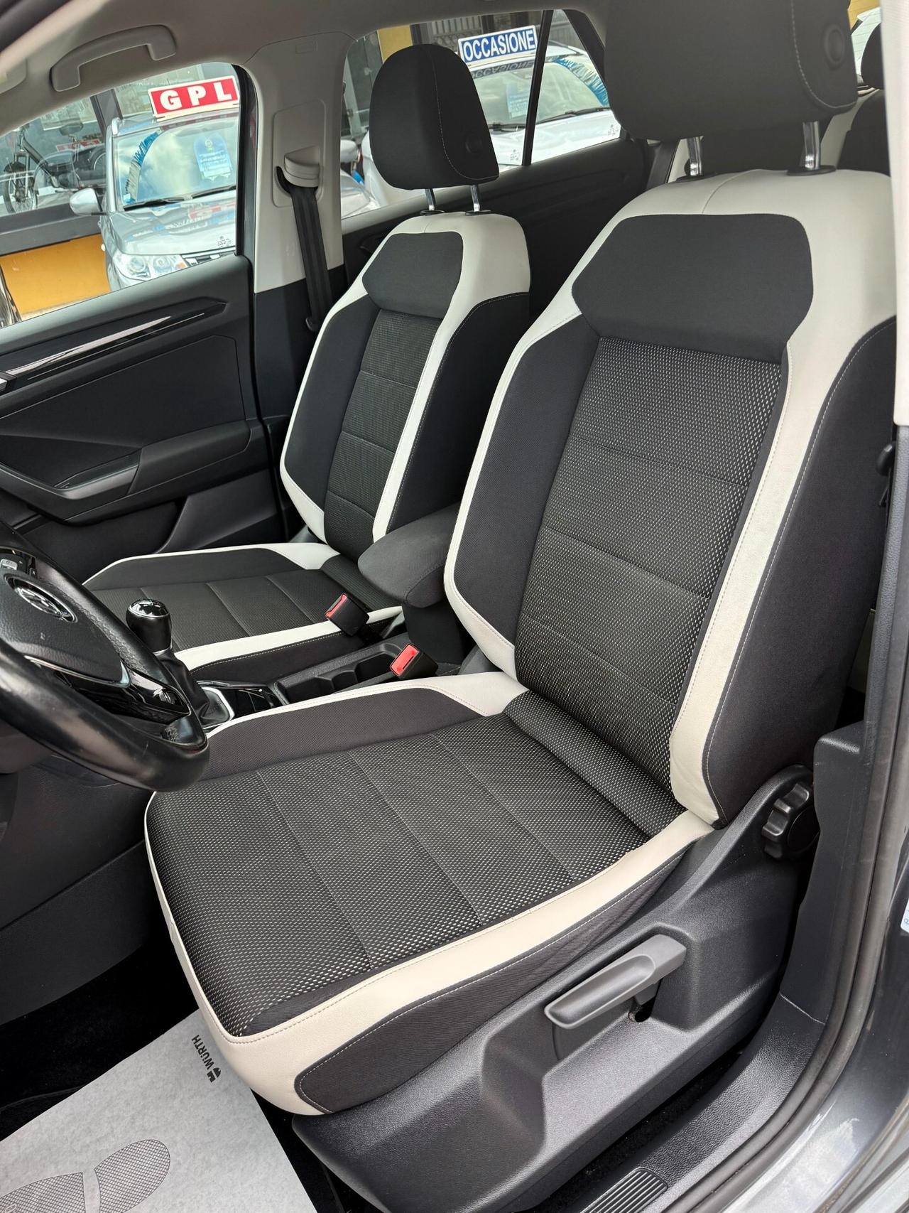"DA VETRINA" Volkswagen T-Roc 1.6 TDI Advanced