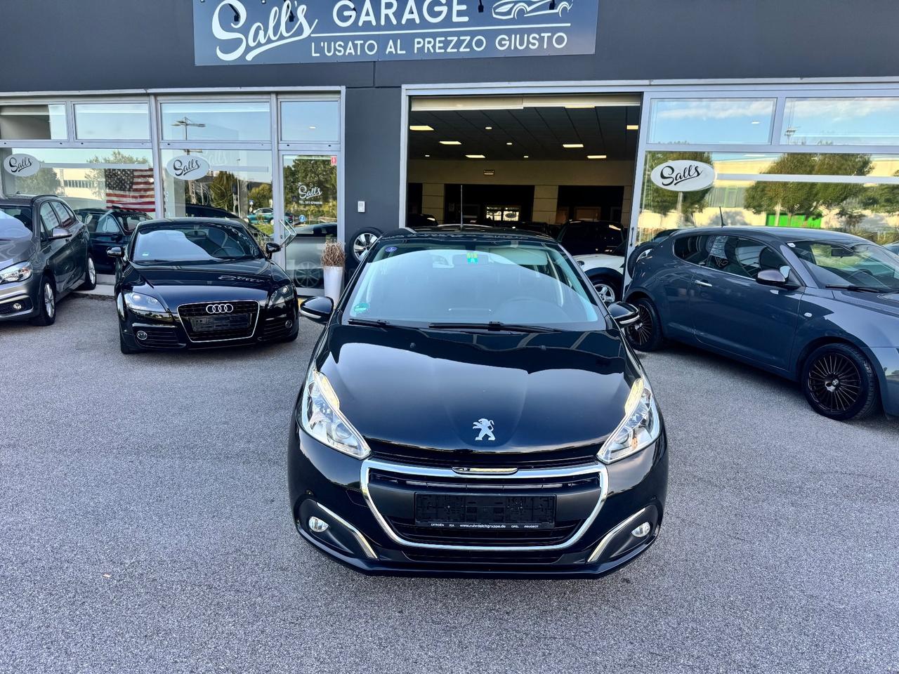 Peugeot 208 1.2 benzina Neopatentati