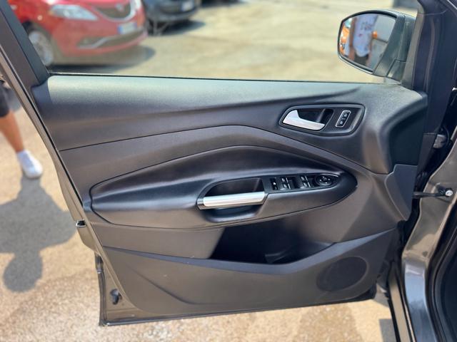 FORD Kuga 2.0 TDCI 120 CV S&S 2WD Titanium
