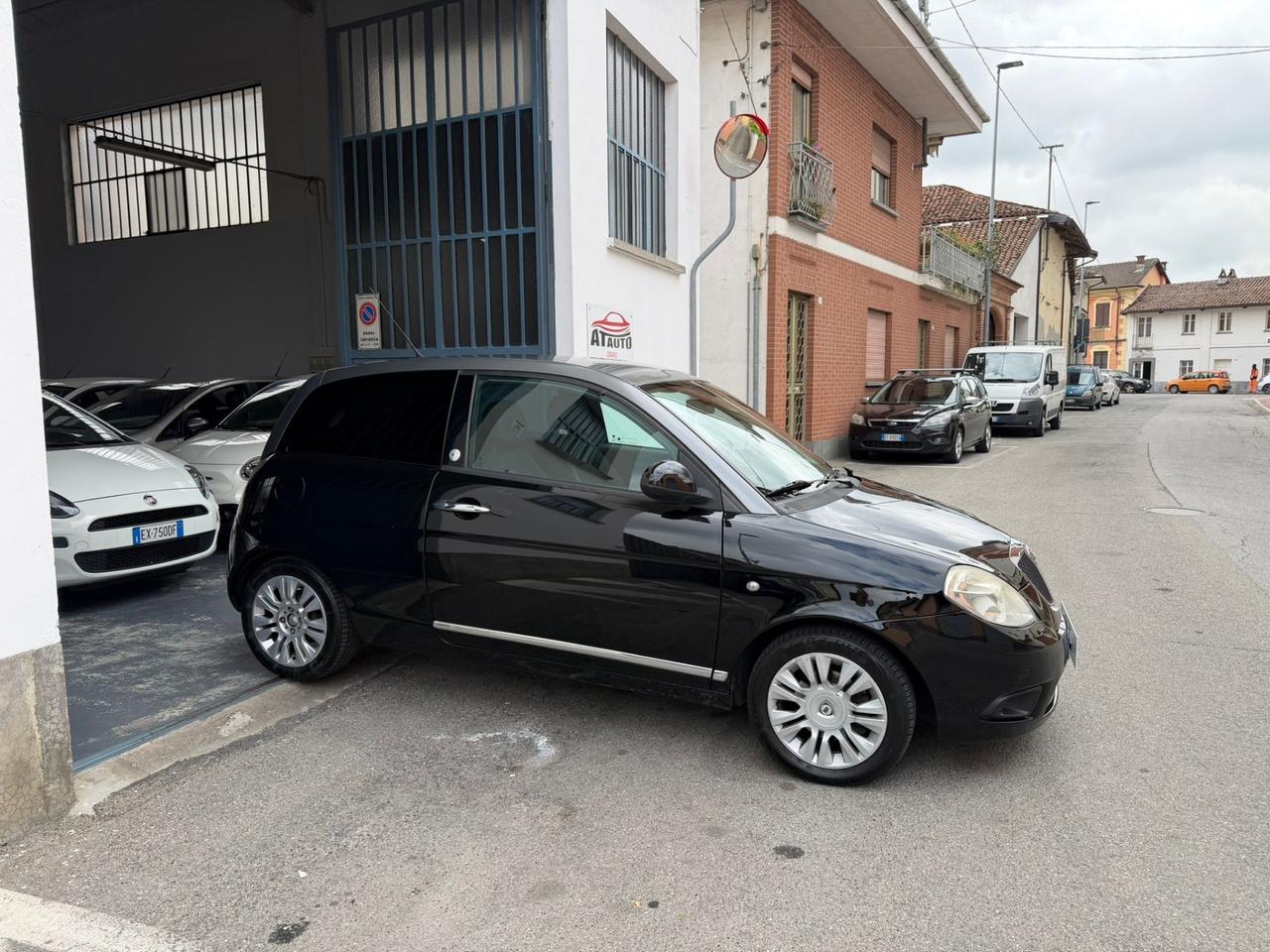 Lancia Ypsilon 1.4 New Oro Ecochic GPL