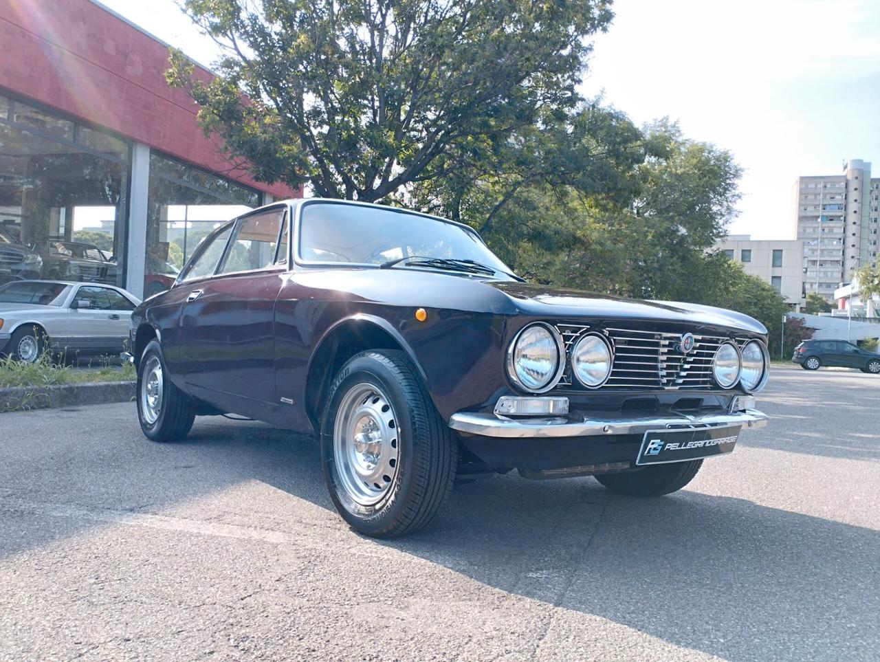 Alfa Romeo GT 1300 Unificata