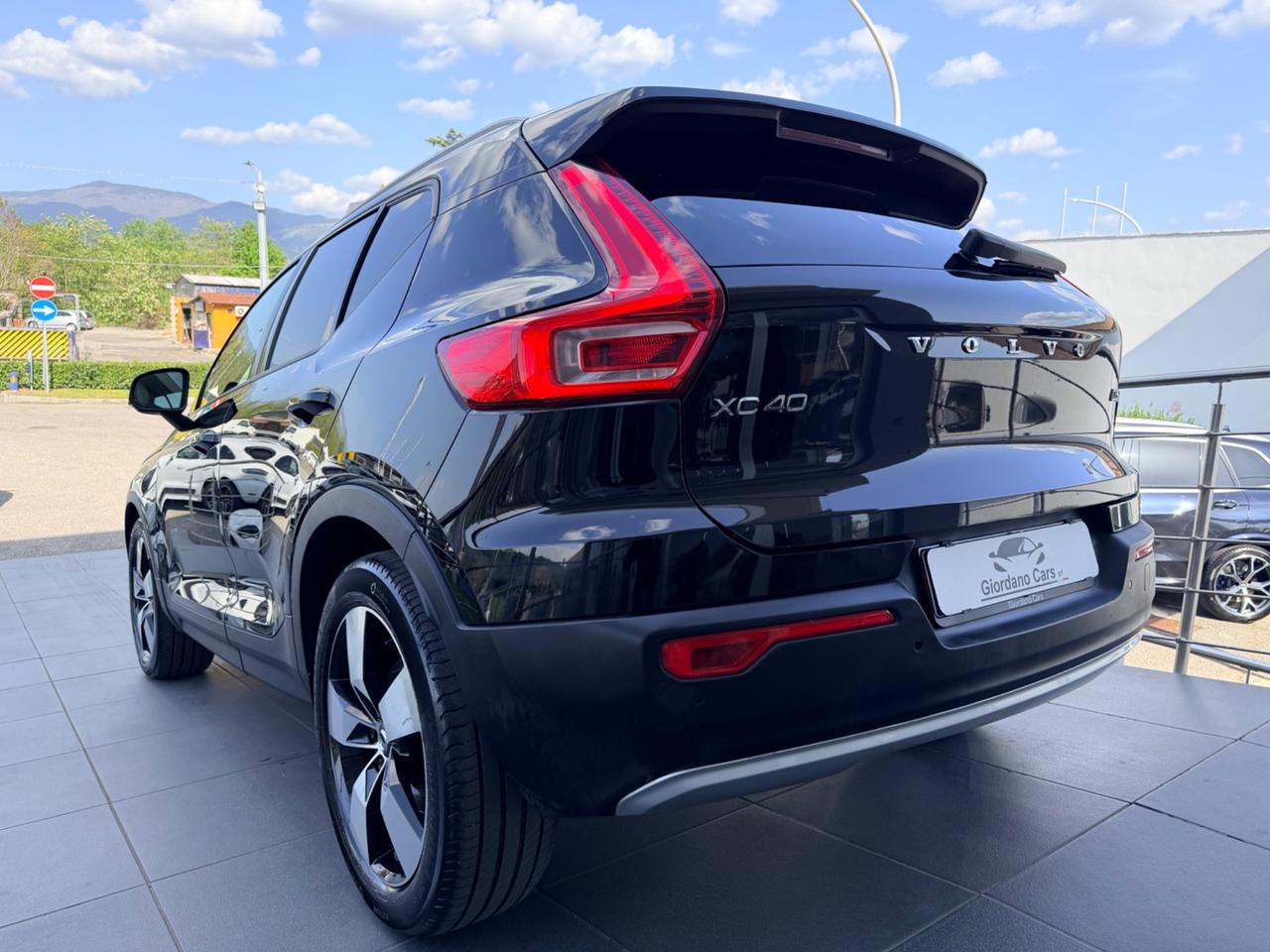 Volvo XC40 D3 AWD Geartronic Momentum in garanzia