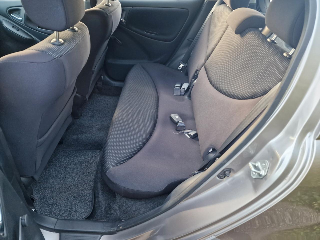 Toyota Yaris 1.5i 16V TS