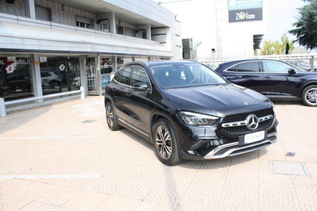 MERCEDES-BENZ GLA 180 Automatic Progressive Advanced