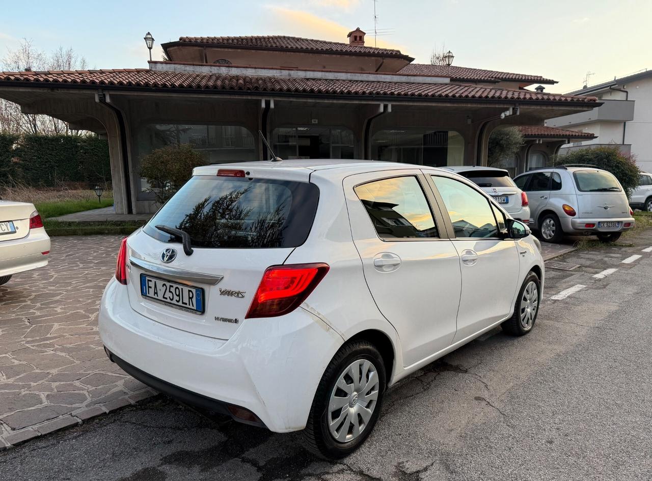 Toyota Yaris 1.5 Hybrid 5 porte Cool