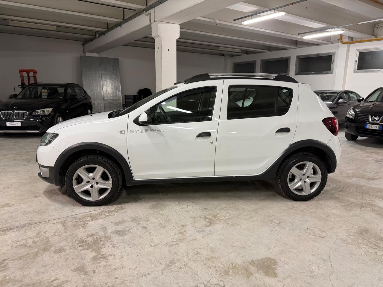 Dacia Sandero Stepway 1.6 12V 90CV Prestige