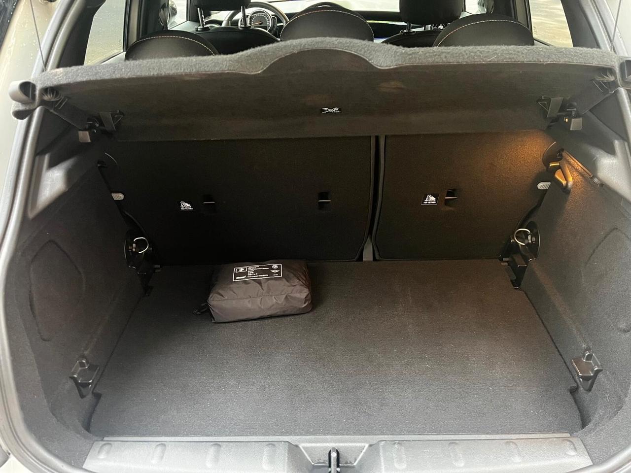 Mini 1.5 Cooper Essential