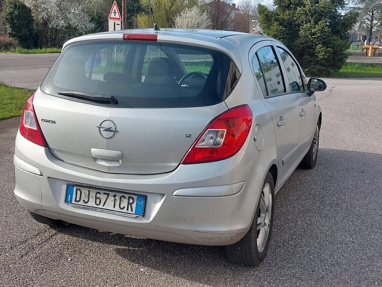 Opel Corsa 1.2 5 porte Easytronic Cosmo