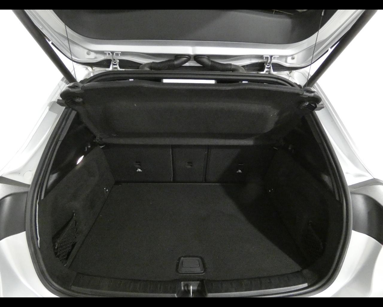 Mercedes-Benz GLA (H247) - GLA 200 d Automatic Premium