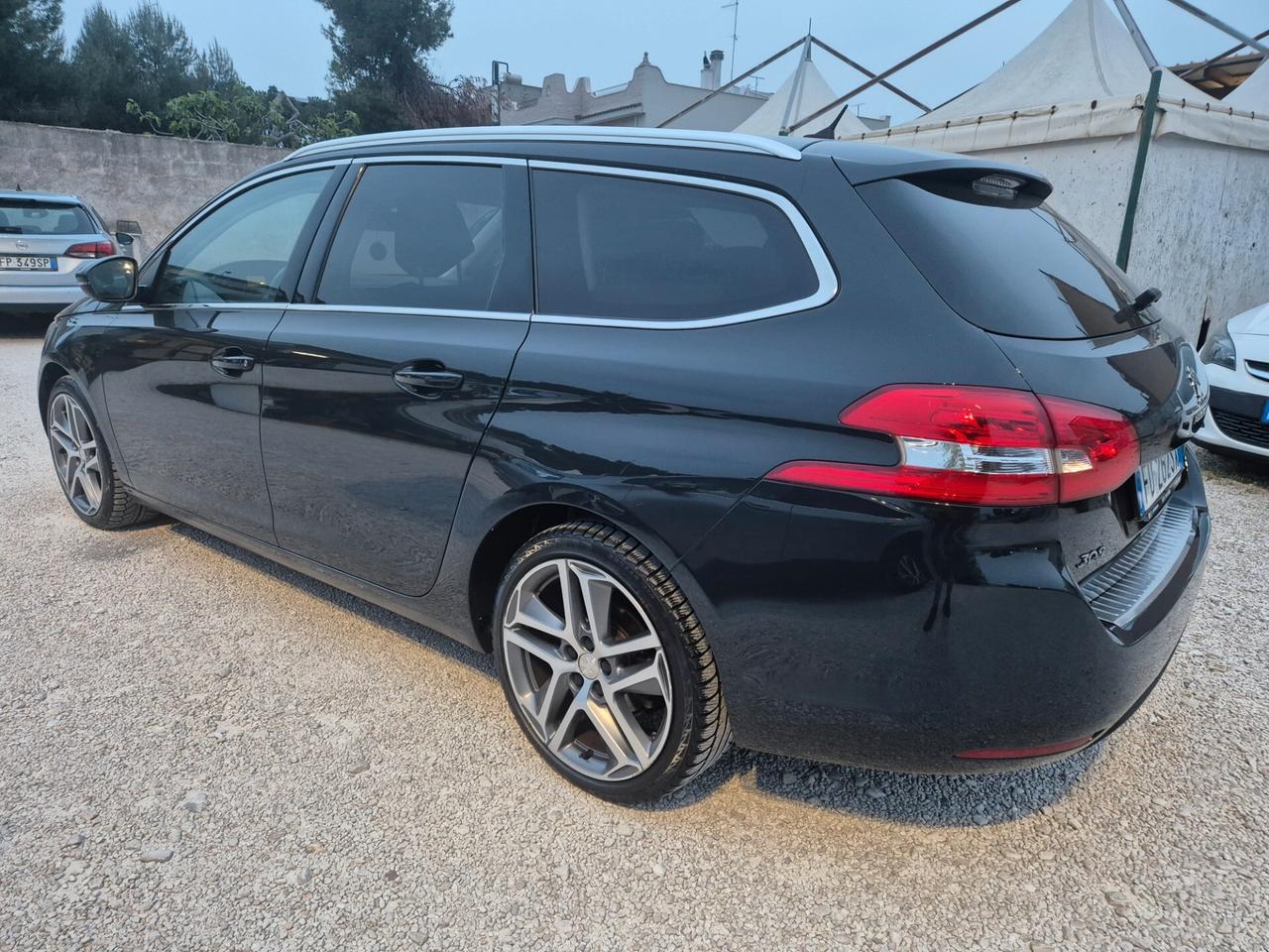 Peugeot 308 BlueHDi 120 S&S SW Allure